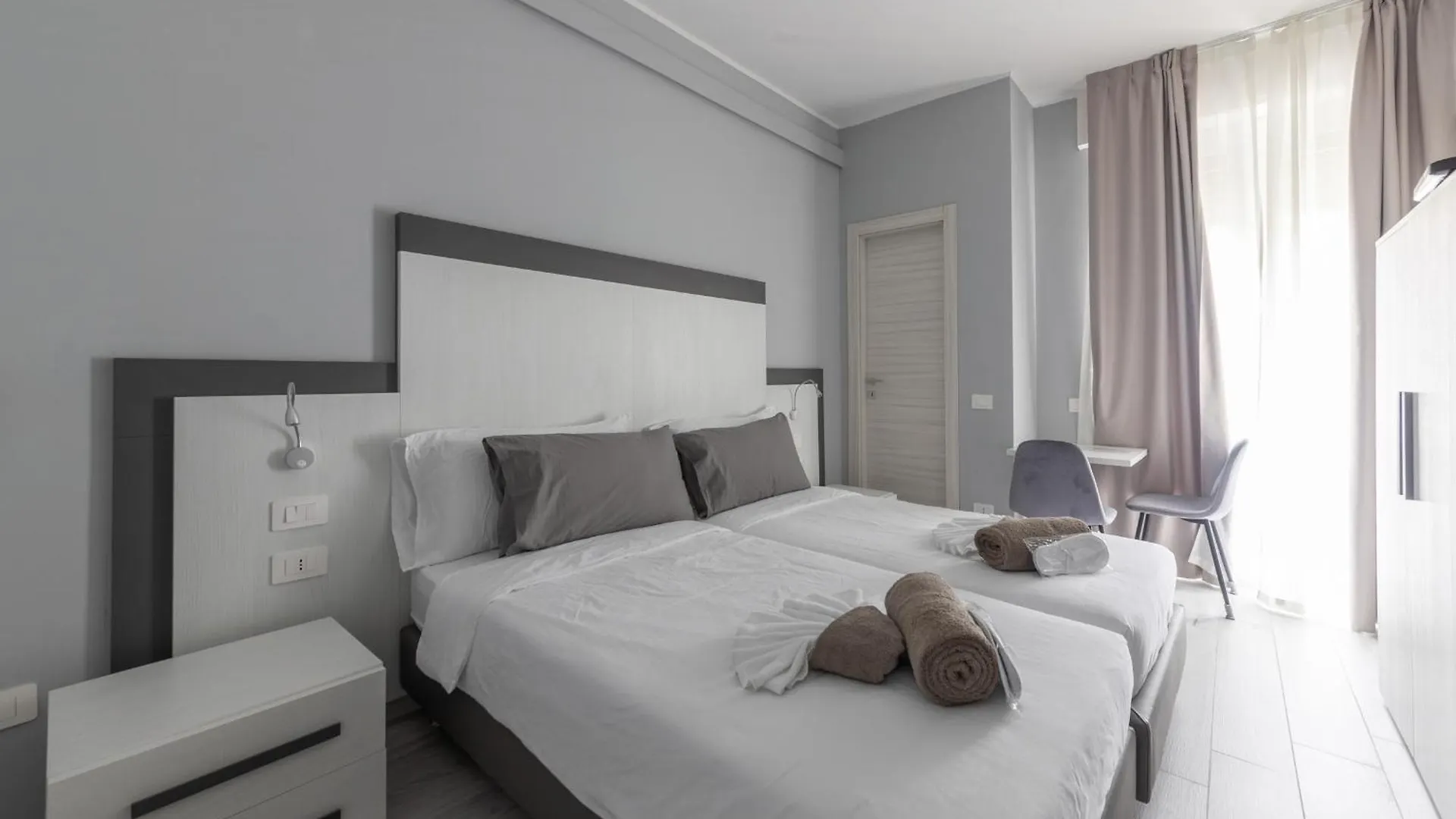 Chezromyk 2 The Kosher B&B Milan