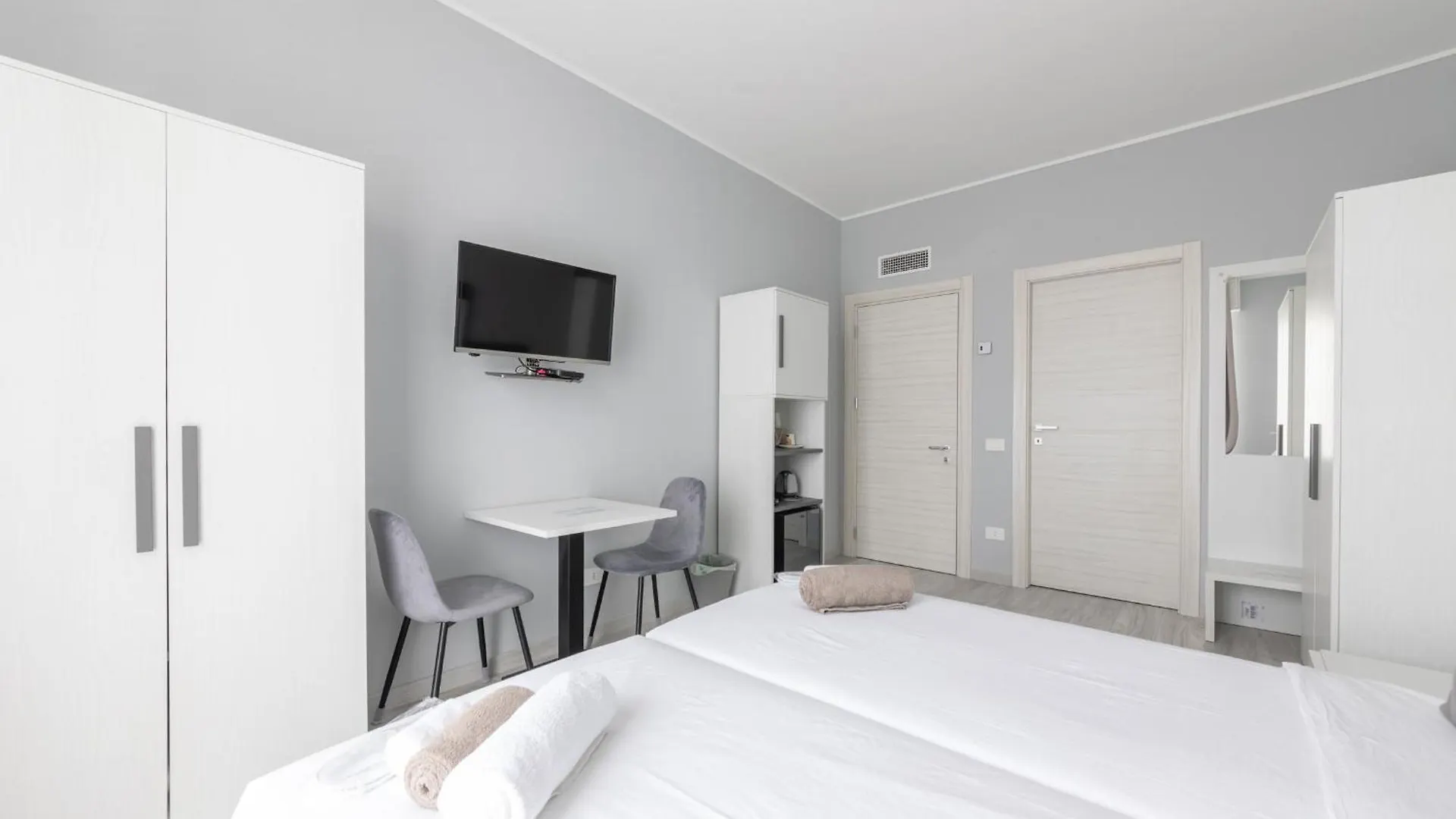 Chezromyk 2 The Kosher B&B Milan 0*,  Italy