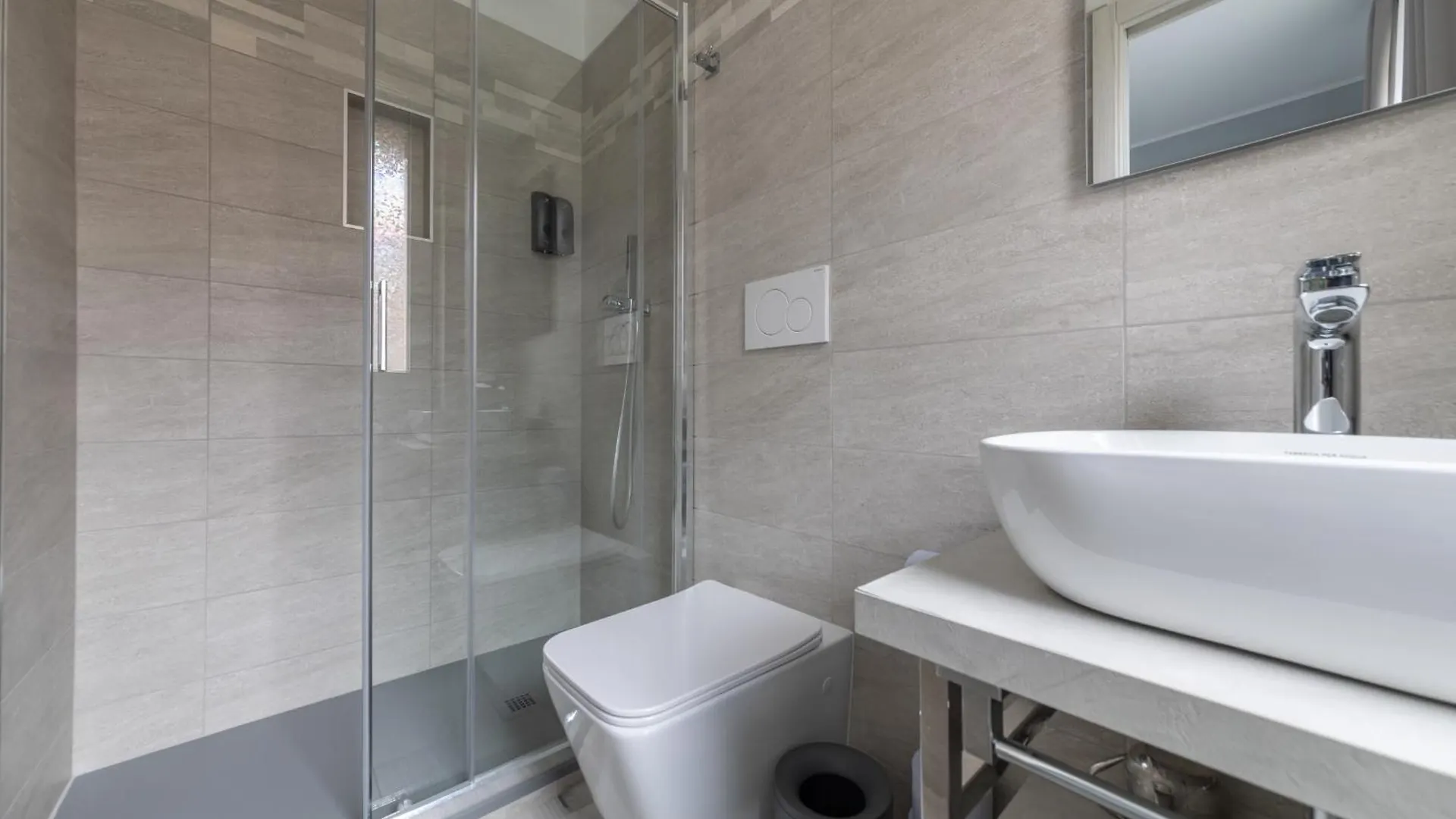 Chezromyk 2 The Kosher B&B Milan